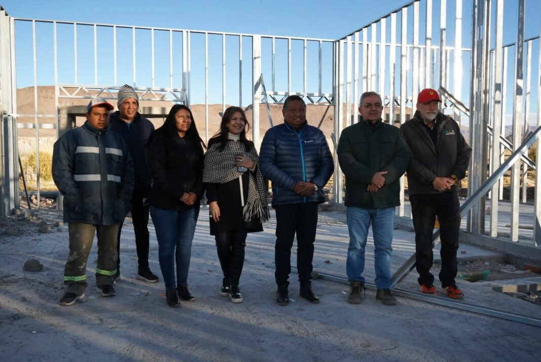 El intendente recibió al gobernador Raúl Jalil y a la diputada nacional Silvana Ginocchio El intendente recibió al gobernador Raúl Jalil y a la diputada nacional Silvana Ginocchio